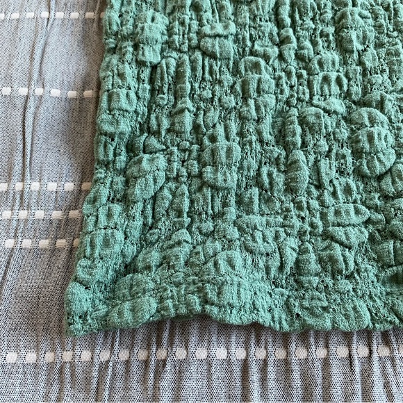 Old Navy Lace Crewneck Short Sleeve Top Green Small Floral Work Casual Summer - Picture 8 of 11